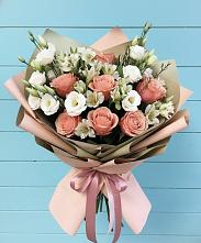 Букет цветов из:  Розы, Альстромерии и Лизиантусы в Заболотье
