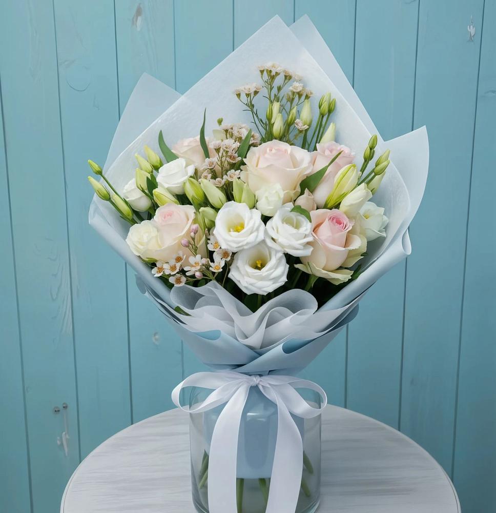 Букет цветов из: Розы и Лизиантусы в Заболотье