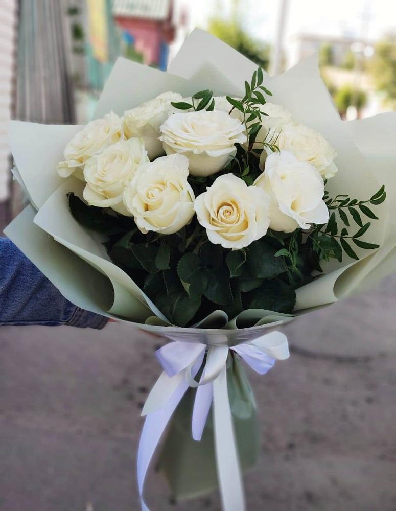 Букет Белые розы Проуд в Заболотье