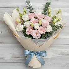 Букет цветов из:  Лизиантусы в Заболотье