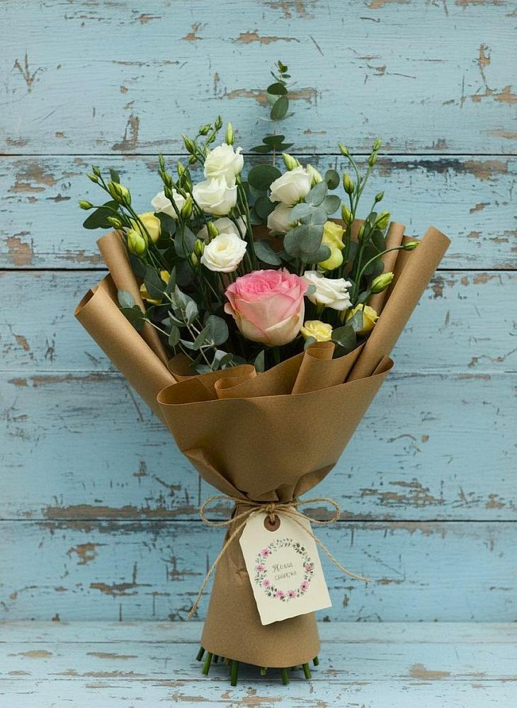 Букет цветов из: Розы и Лизиантусы в Заболотье