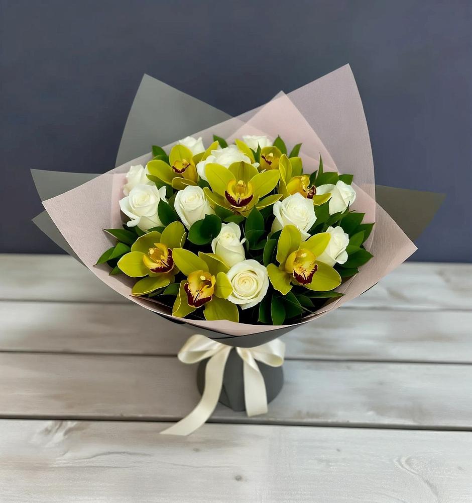 Букет цветов из: Орхидеи и Розы в Заболотье