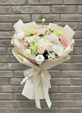 Букет цветов из:  Гвоздики, Розы, Лизиантусы и Хризантемы #REPLACE_PRED# Заболотье