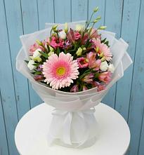 Букет цветов из:  Герберы, Альстромерии и Лизиантусы #REPLACE_PRED# Заболотье
