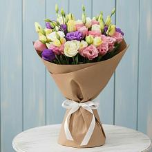 Букет цветов из:  Лизиантусы в Заболотье