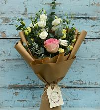 Букет цветов из:  Розы и Лизиантусы в Заболотье