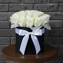 Цветочная композиция из Розы в шляпной коробке в Заболотье